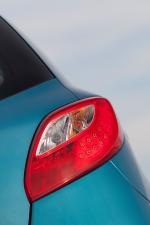 Mazda2 2010 года